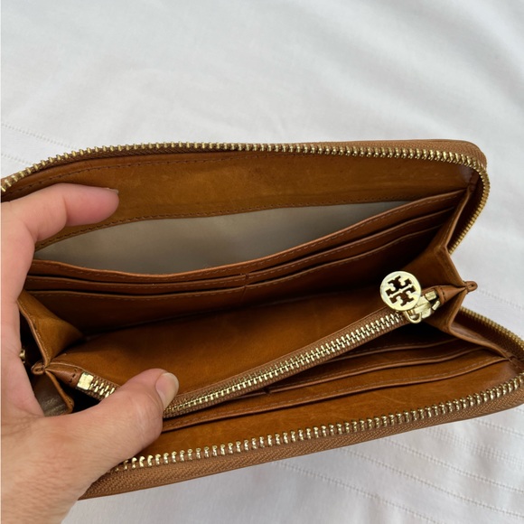 Tory Burch DENA Continental Wallet Full Zip Leather - Picture 7 of 13